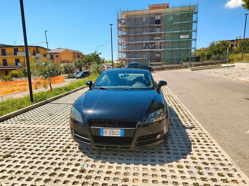 Nero Usata 2007 Audi TT Ambiente Coupé | 9900 € (Buon prezzo) - Immagine 1/4
