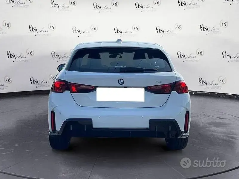 Usata BMW 116 M Sport 122 CV (89 kW) 2025 Bianco Utilitaria