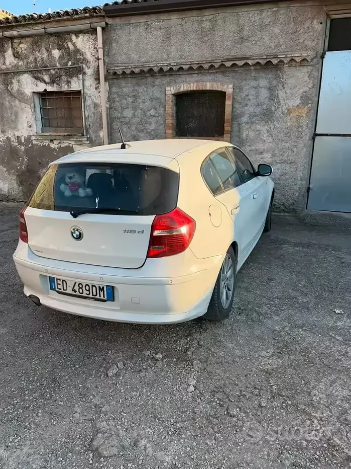 Usata BMW 118 143 CV (105 kW) 2010 Bianco Utilitaria