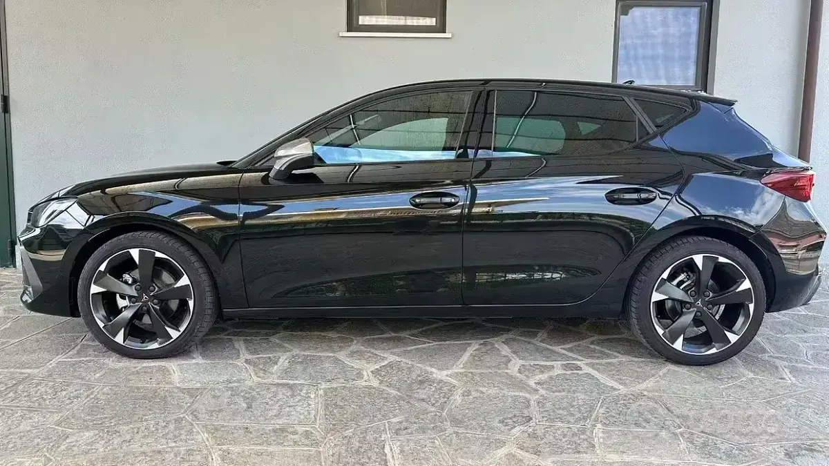 Usata Cupra Leon 150 CV (110 kW) 2025 Nero Berlina