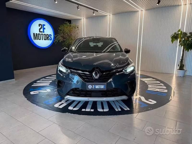 Usata Renault Captur Intens 101 CV (74 kW) 2020 Blu/azzurro SUV