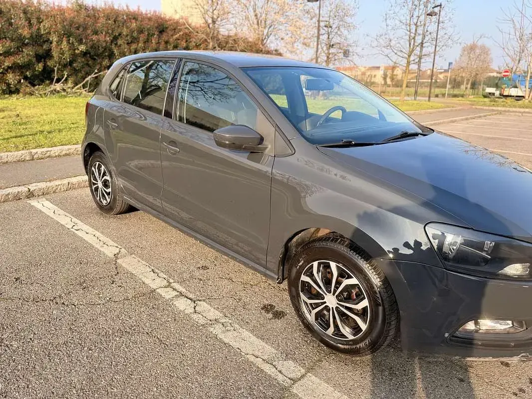 Używany VW Polo Trendline 75 KM (55 kW) 2014 Sedan/Limuzyna