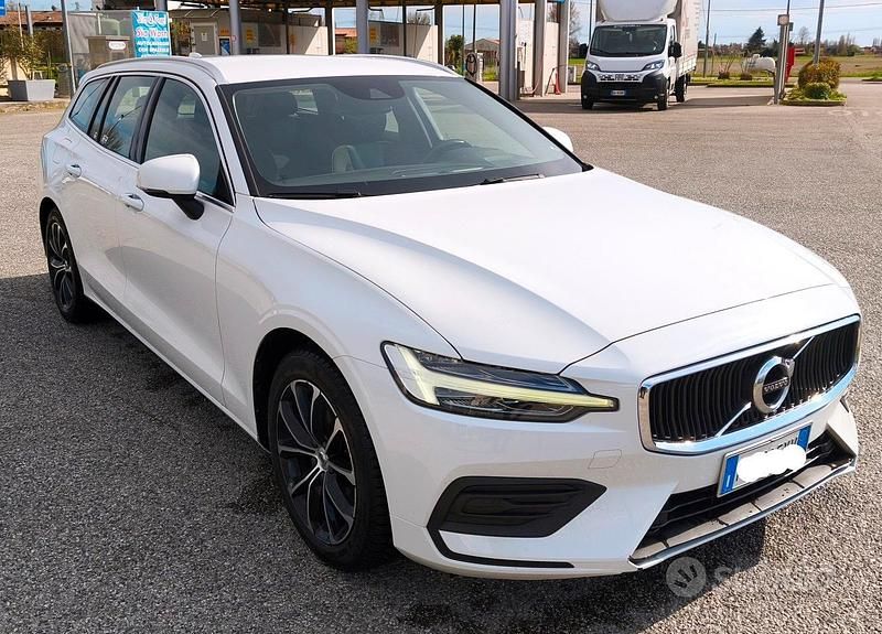 Usata Volvo V60 Business Edition 150 CV (110 kW) 2019 Bianco Station wagon