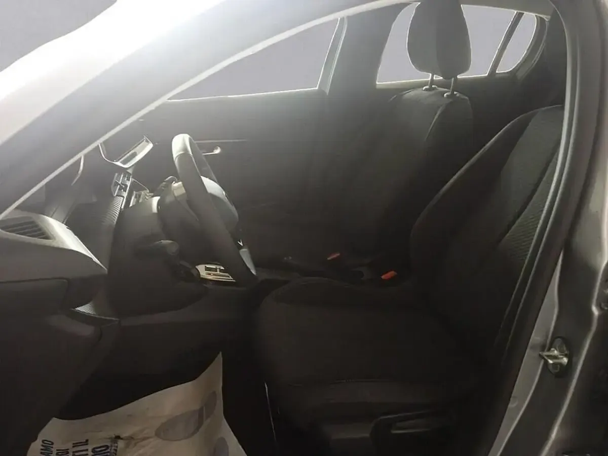 Nuova Peugeot 208 Style 100 CV (73 kW) 2026 Grigio Utilitaria