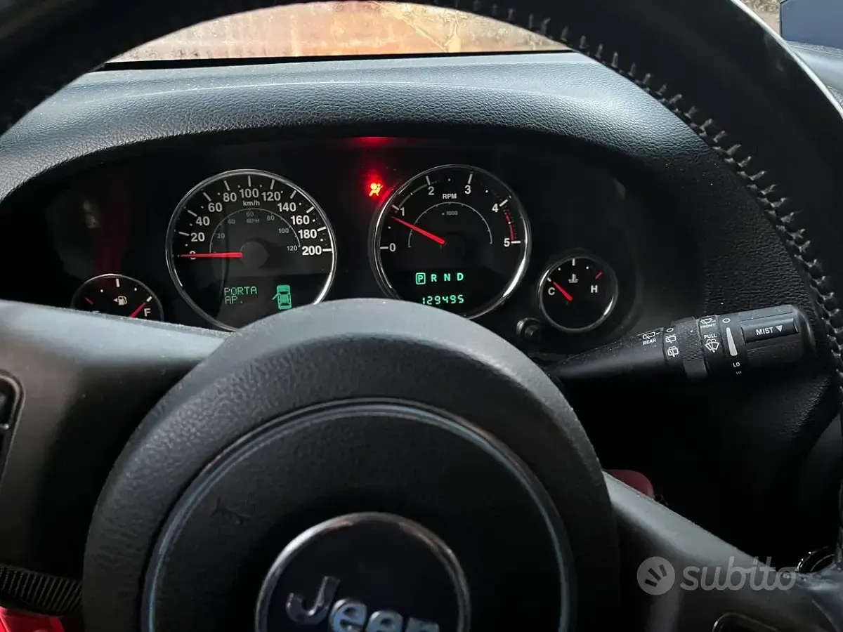 Usata Jeep Wrangler 200 CV (147 kW) 2014 Rosso SUV