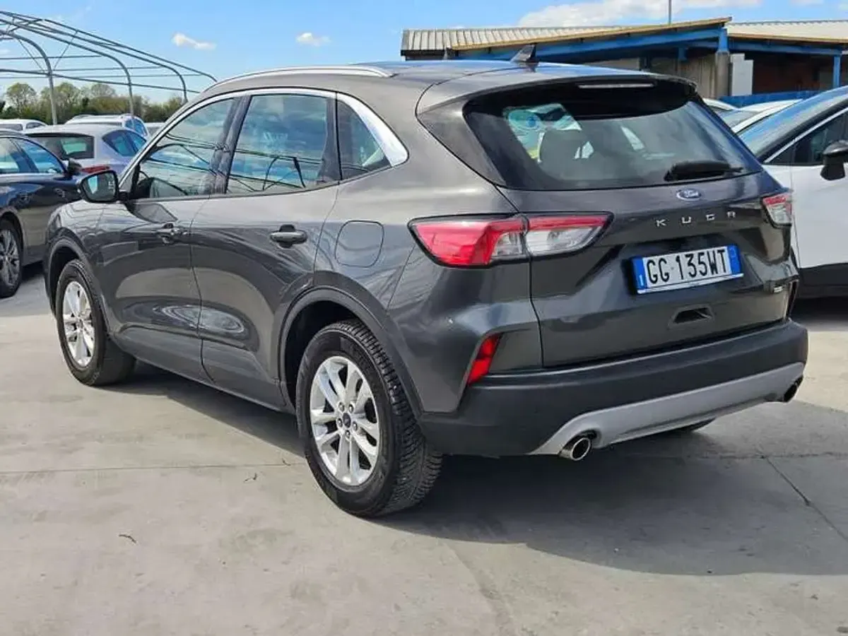 Usata Ford Kuga Titanium 150 CV (110 kW) 2021 Grigio SUV