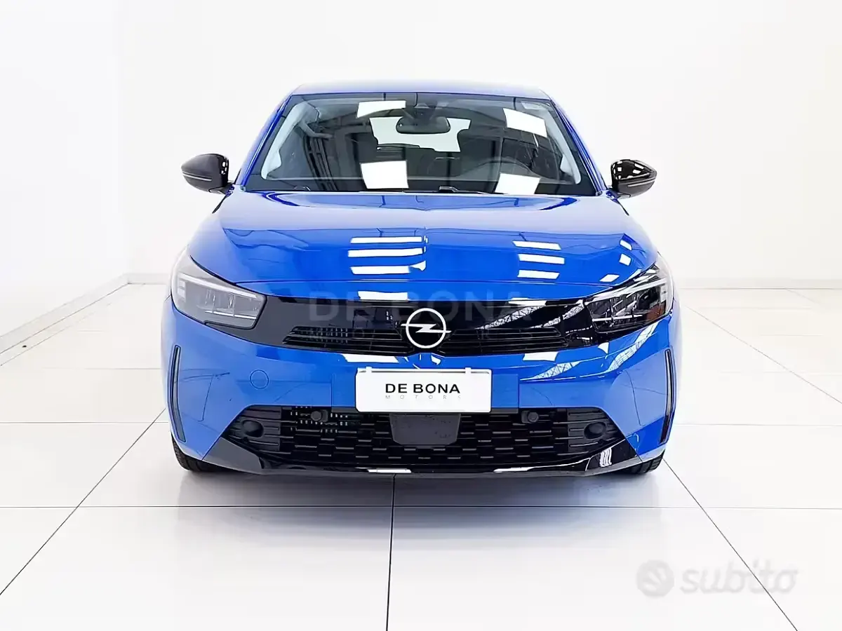 Usata Opel Corsa Edition 101 CV (74 kW) 2025 Azzurro Utilitaria