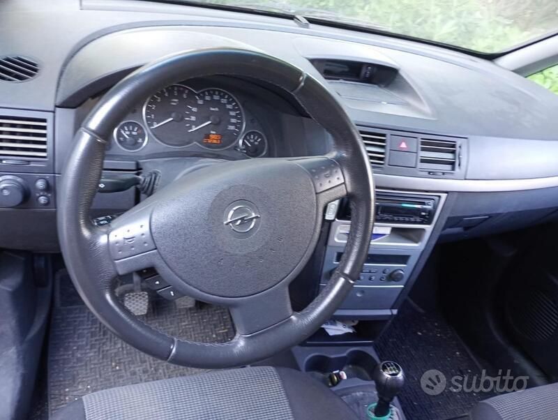 Usata Opel Meriva 2004 Grigio Monovolume