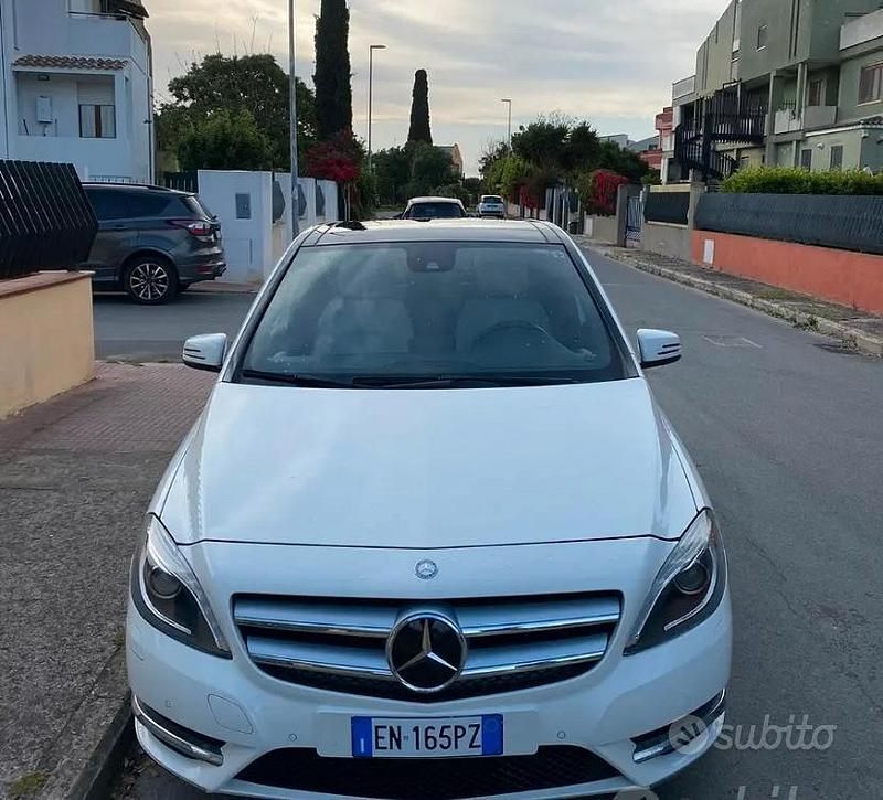 Usata 2012 Mercedes B200 Monovolume | 12.000 € - Immagine 1/1