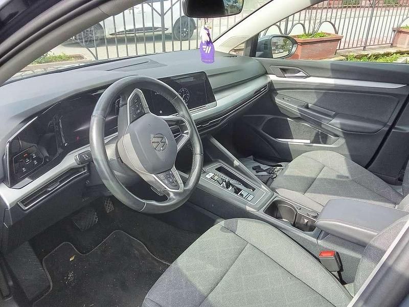 Usata VW Golf VIII Life 116 CV (85 kW) 2024 Grigio Berlina