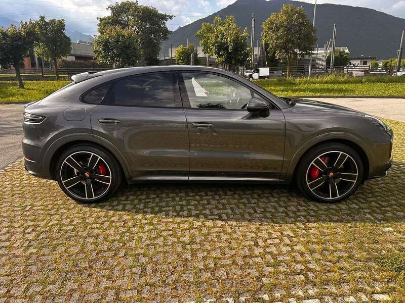 Usata Porsche Cayenne GTS 460 CV (338 kW) 2023 Grigio SUV