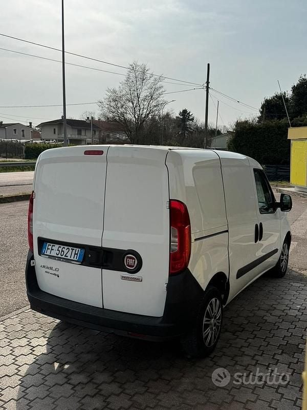 Usata Fiat Doblò 95 CV (69 kW) 2016 Bianco Monovolume
