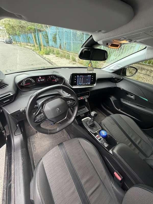 Usata Peugeot 208 Allure 101 CV (74 kW) 2023 Nero Utilitaria