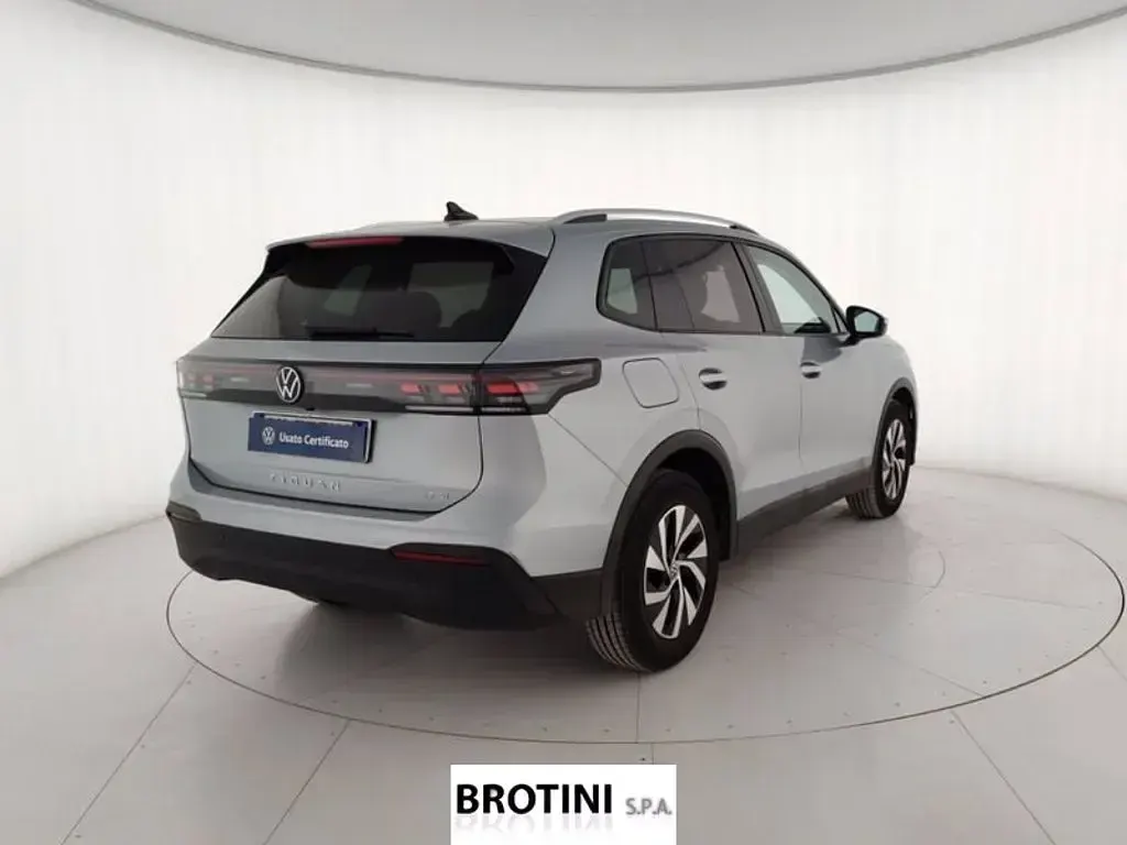 Usata VW Tiguan Life 204 CV (150 kW) 2024 Grigio metallizzato SUV