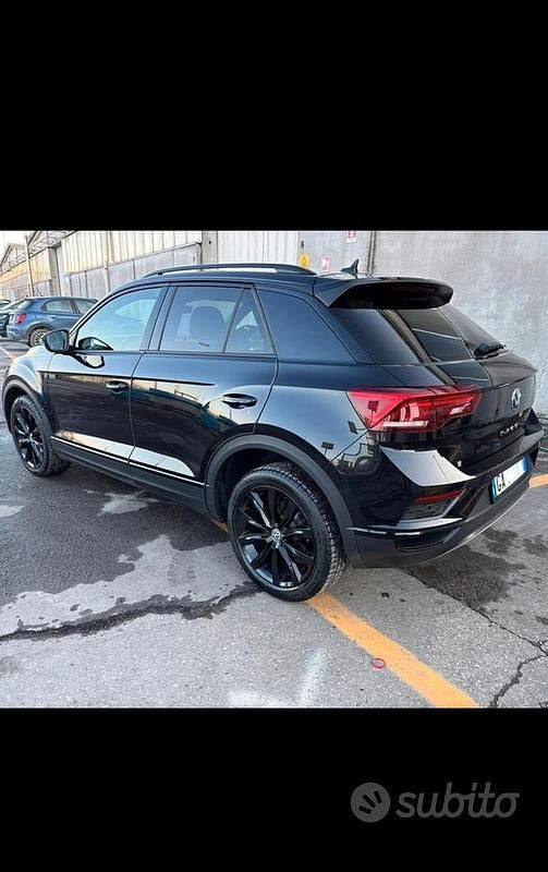 Usata VW T-Roc 116 CV (85 kW) 2020 Nero SUV