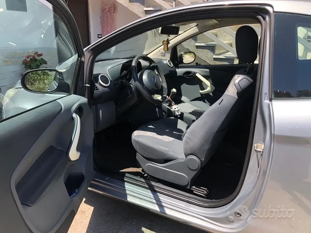 Usata Ford Ka Plus 69 CV (50 kW) 2013 Grigio Utilitaria