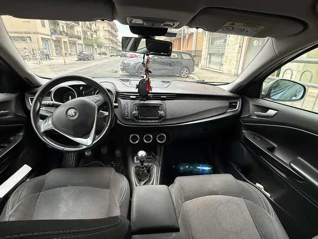 Usata Alfa Romeo Giulietta Business 120 CV (88 kW) 2019 Utilitaria