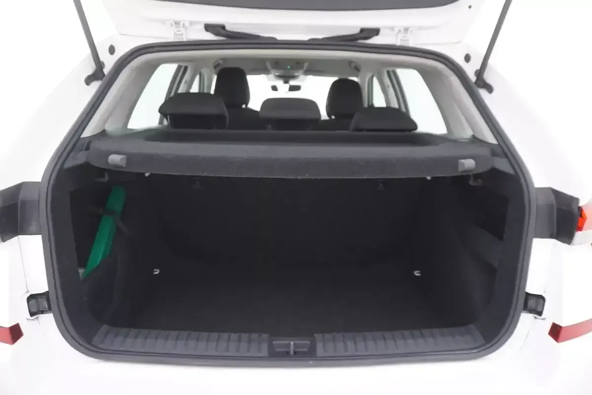 Usata Skoda Kamiq Ambition 95 CV (69 kW) 2023 Biancobianco SUV