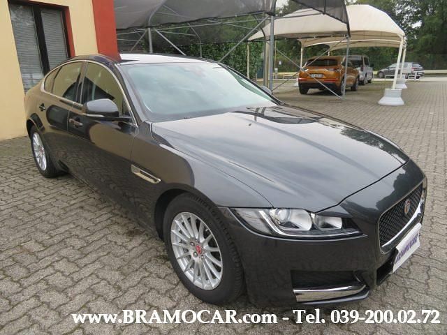 Usata Jaguar XF Pure 163 CV (119 kW) 2019 Grigio scuro Berlina