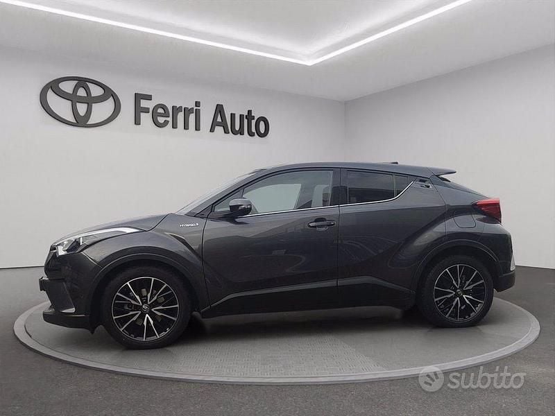 Usata Toyota C-HR Lounge 122 CV (89 kW) 2017 Dark grey SUV