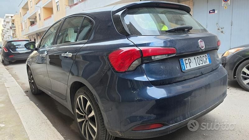 Usata Fiat Tipo Lounge 120 CV (88 kW) 2018 Blu Berlina