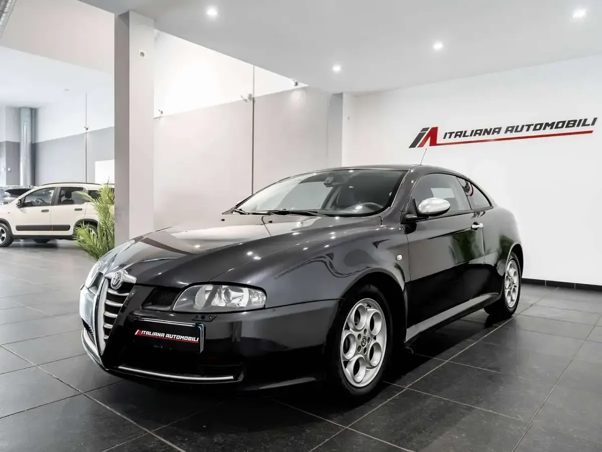 Usata Alfa Romeo GT Distinctive 165 CV (121 kW) 2009 Nero Coupé