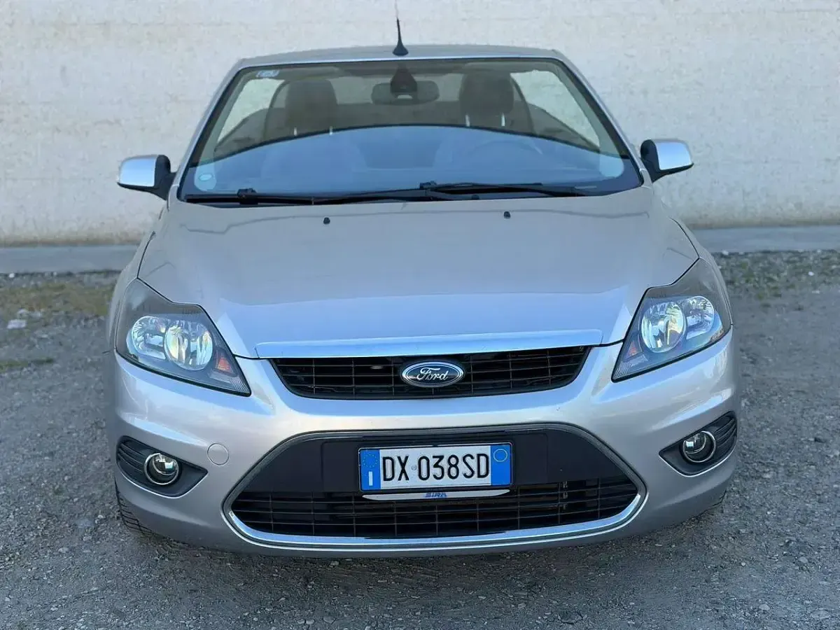 Usata Ford Focus Cabriolet Titanium 136 CV (100 kW) 2009 Grigio Cabrio