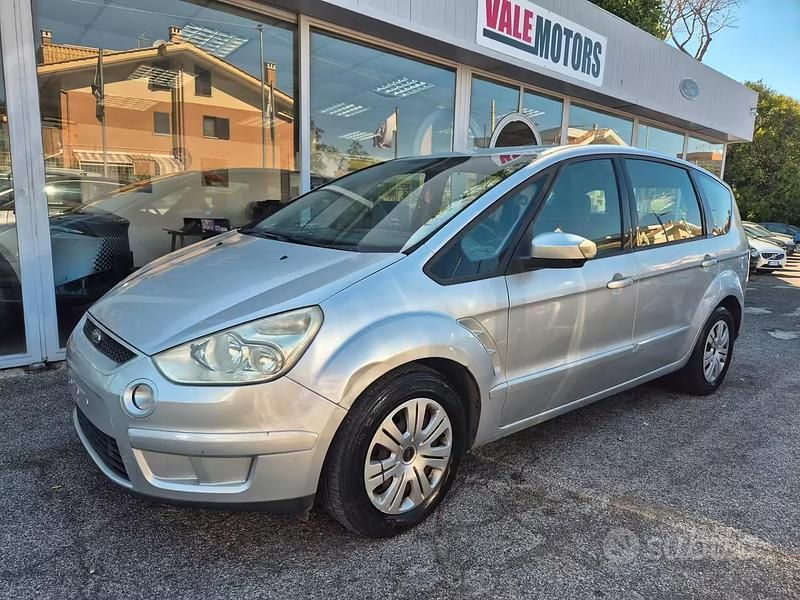 Usata Ford S-MAX Titanium 140 CV (102 kW) 2008 Grigio Monovolume