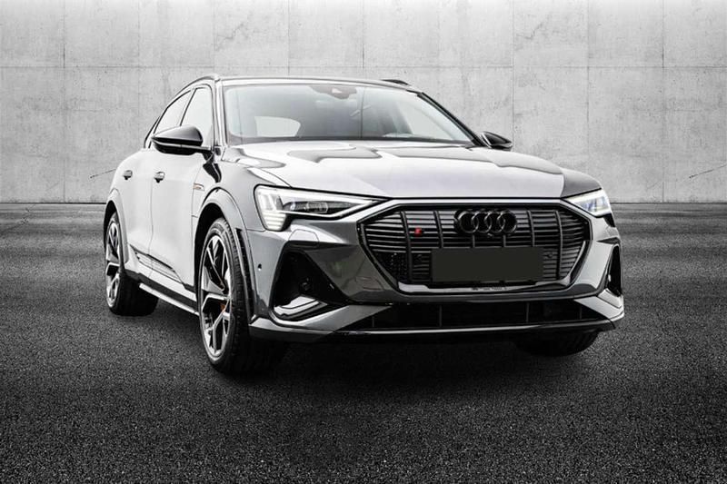 Usata Audi e-tron 225 kW (307 CV) 2022 Grigio SUV