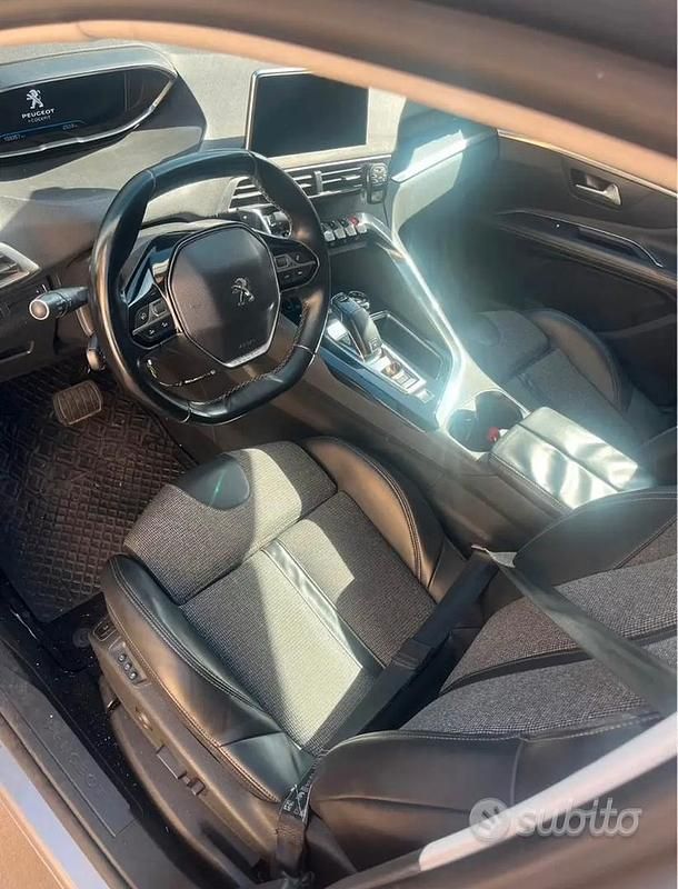 Usata Peugeot 3008 GT-line 120 CV (88 kW) 2018 Grigio SUV