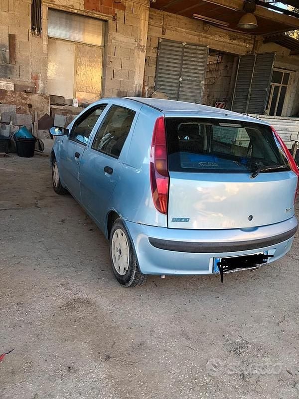 Usata Fiat Punto 60 CV (44 kW) 2000 Blu Utilitaria