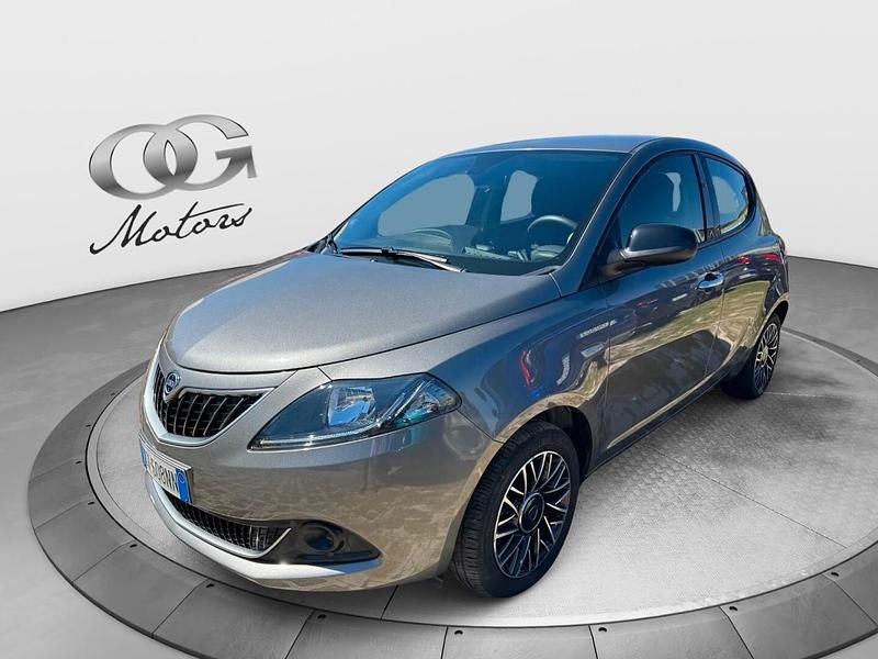 Grigio Usata 2024 Lancia Ypsilon S Due volumi | 14.490 € (Cara) - Immagine 1/4