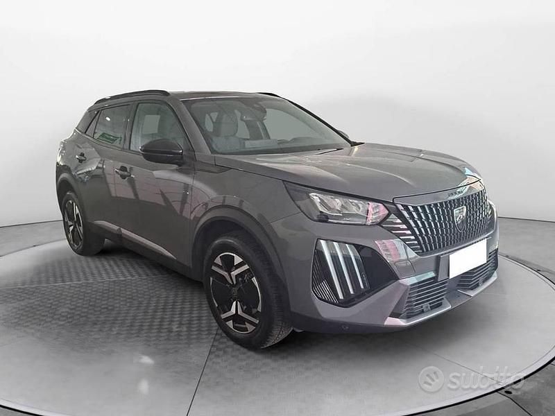 Usata Peugeot 2008 Allure 131 CV (96 kW) 2023 Grigio SUV