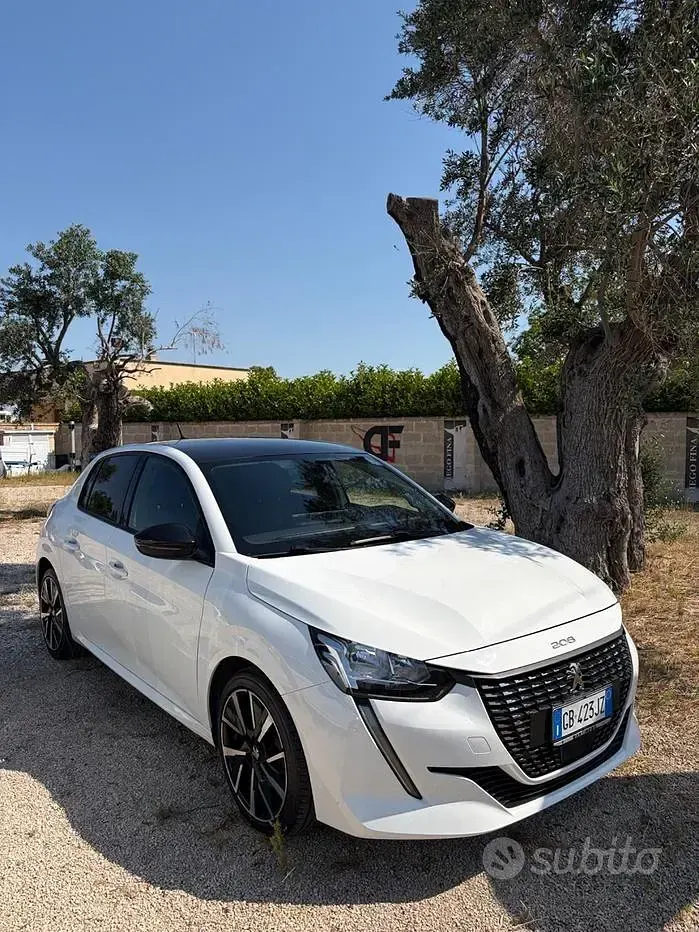Usata Peugeot 208 101 CV (74 kW) 2020 Bianco Utilitaria