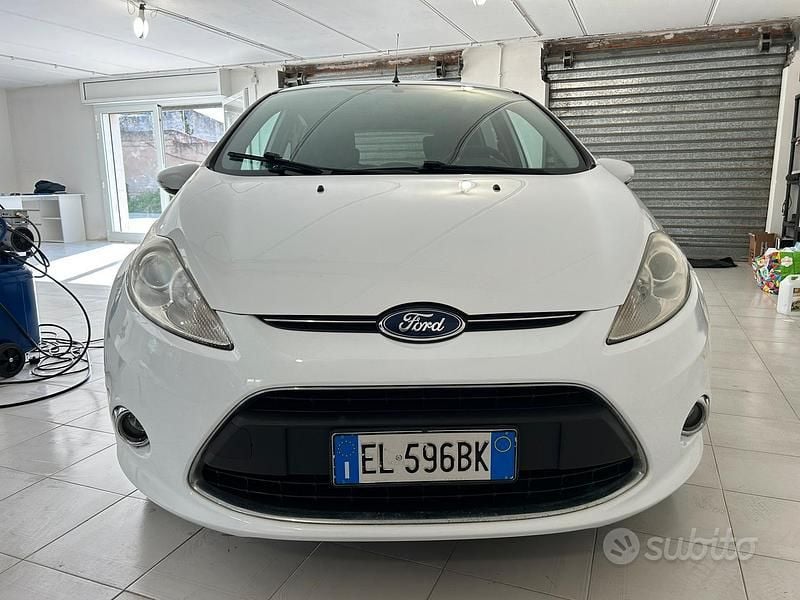 Usata Ford Fiesta Titanium 70 CV (51 kW) 2012 Utilitaria