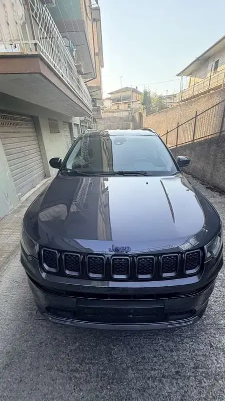 Usata Jeep Compass 241 CV (177 kW) 2023 Grigio SUV