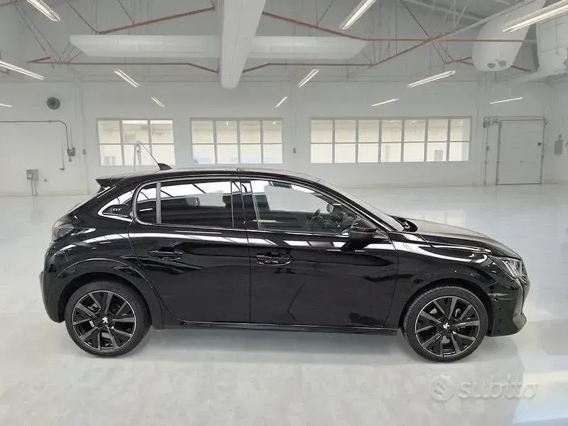 Usata Peugeot 208 GT 101 CV (74 kW) 2023 Nero Utilitaria