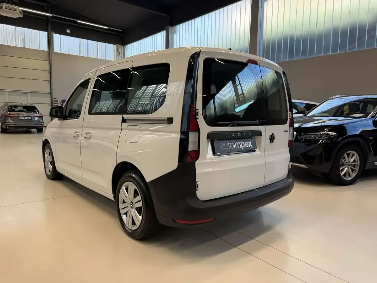 Usata VW Caddy 122 CV (89 kW) 2021 Bianco Monovolume