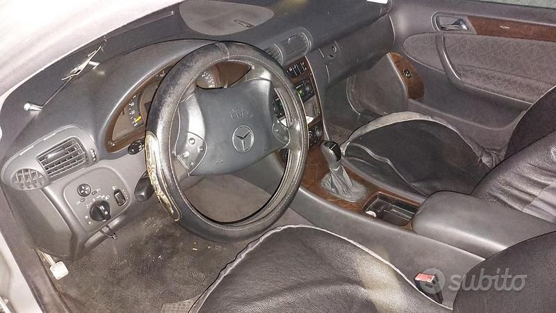 Usata Mercedes C220 143 CV (105 kW) 2004 Berlina
