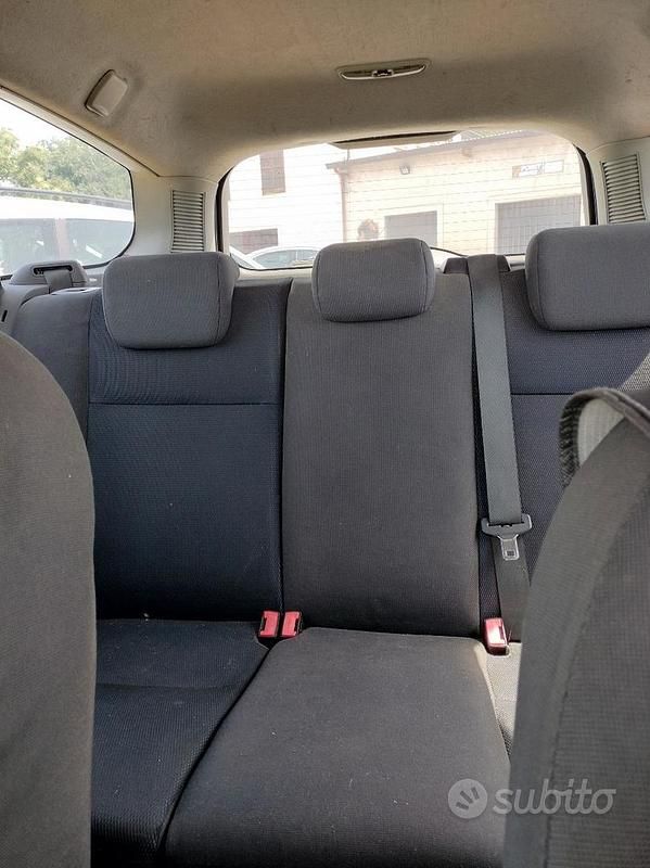 Begagnad Ford Focus 2004 Grå Kombi