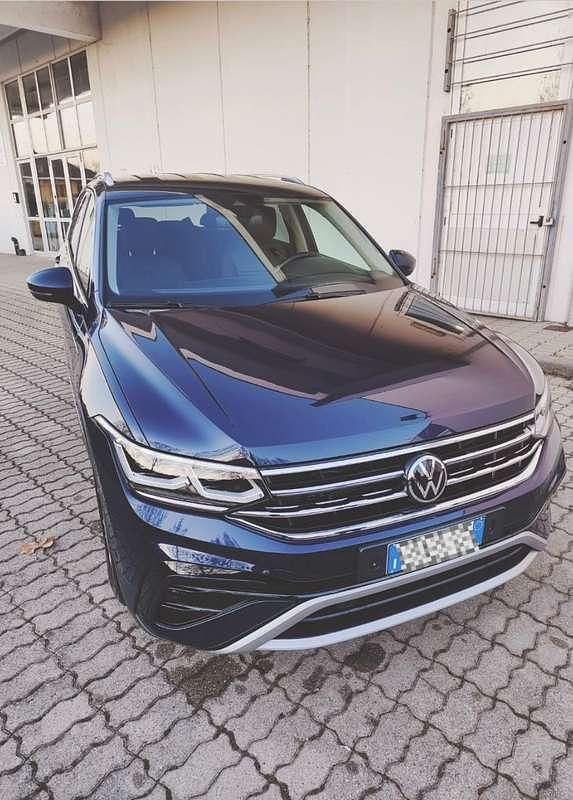 Usata VW Tiguan Allspace 200 CV (147 kW) 2023 Blu/azzurro SUV