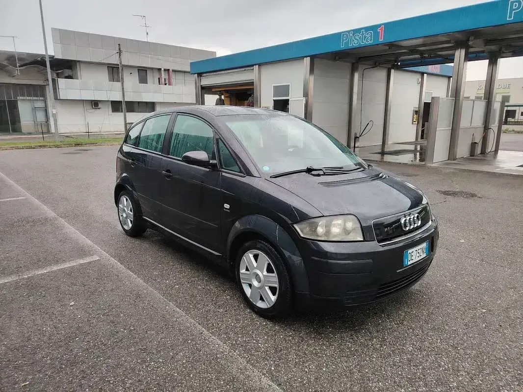Usata Audi A2 Ambiente 75 CV (55 kW) 2003 Nero Utilitaria