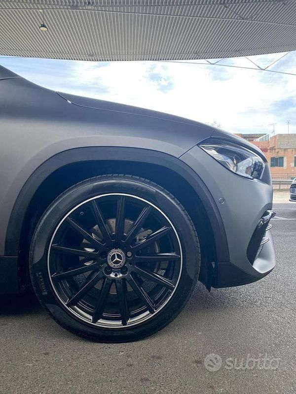 Usata Mercedes GLA200 150 CV (110 kW) 2021 Grigio SUV