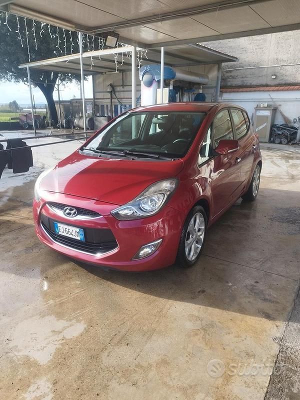 Usata Hyundai ix20 Comfort 90 CV (66 kW) 2011 Rosso Utilitaria
