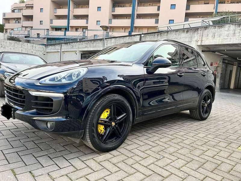 Usata Porsche Cayenne Platinum Edition 262 CV (192 kW) 2016 Blu/azzurro SUV