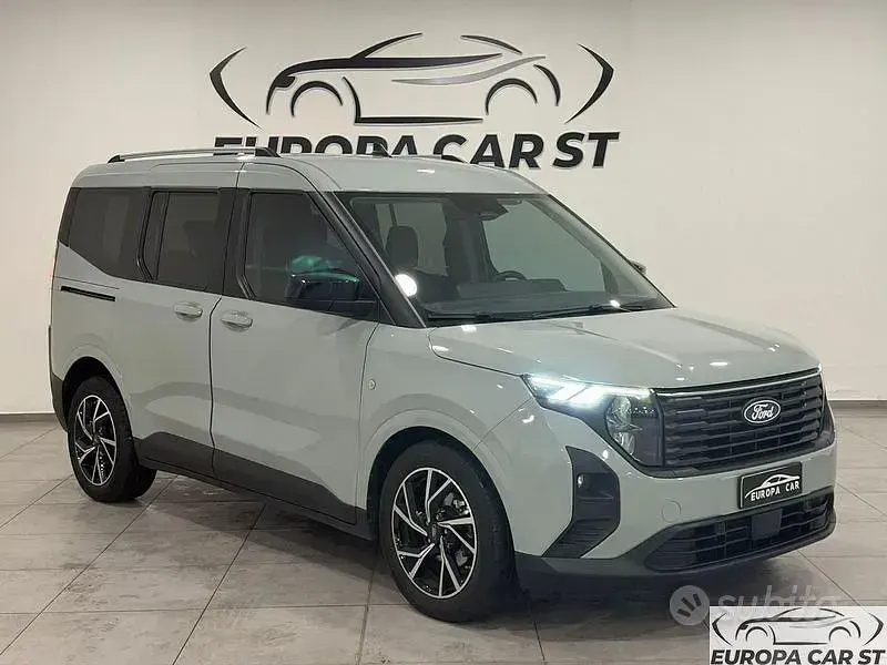 Usata Ford Tourneo Courier Active 125 CV (91 kW) 2024 Grigio Monovolume