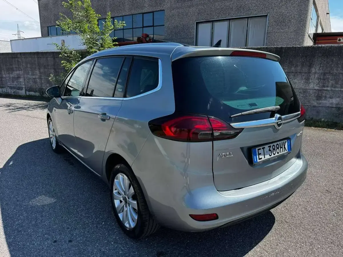 Usata Opel Zafira Tourer Cosmo 150 CV (110 kW) 2013 Blu/azzurro Monovolume