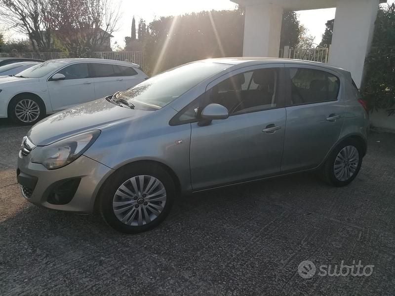 Usata Opel Corsa 85 CV (62 kW) 2014 Marrone Utilitaria