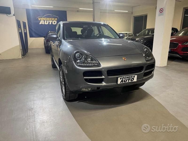 Usata Porsche Cayenne 340 CV (250 kW) 2005 Grigio scuro SUV