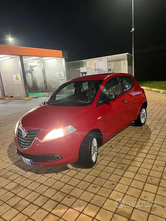 Usata Lancia Ypsilon 85 CV (62 kW) 2013 Utilitaria